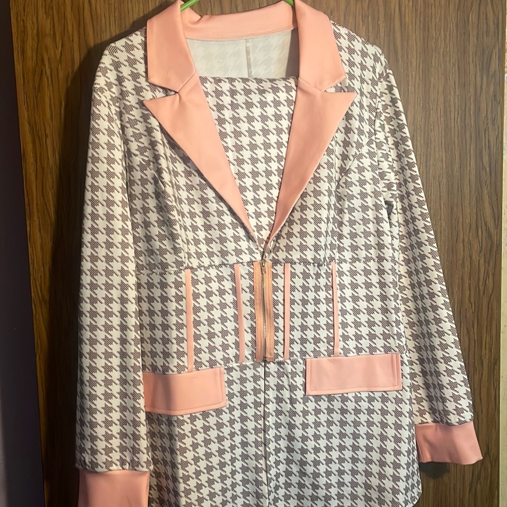 Women pants suit
